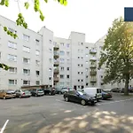 Bright Apartment Near Bus Statioon