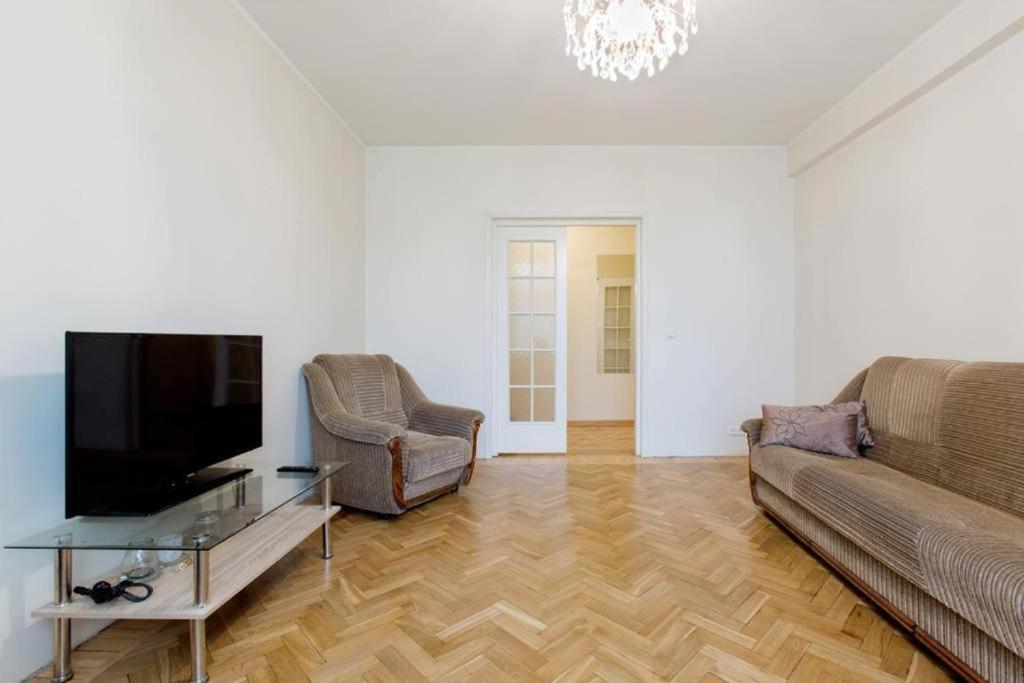 Appartement Bright Near Bus Statioon *